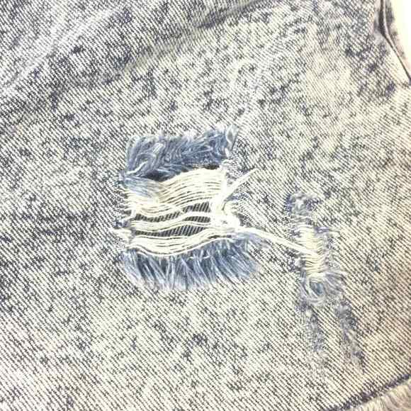 Womens‎  Jean Shorts  Size 29 Booty Destroyed Denim Raw Hem Shorttails Acid Wash - Picture 5 of 6